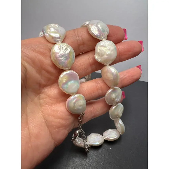 Cultured freshwater coin pearl necklace with sterling silver clasp and extension - Picture 8 of 11